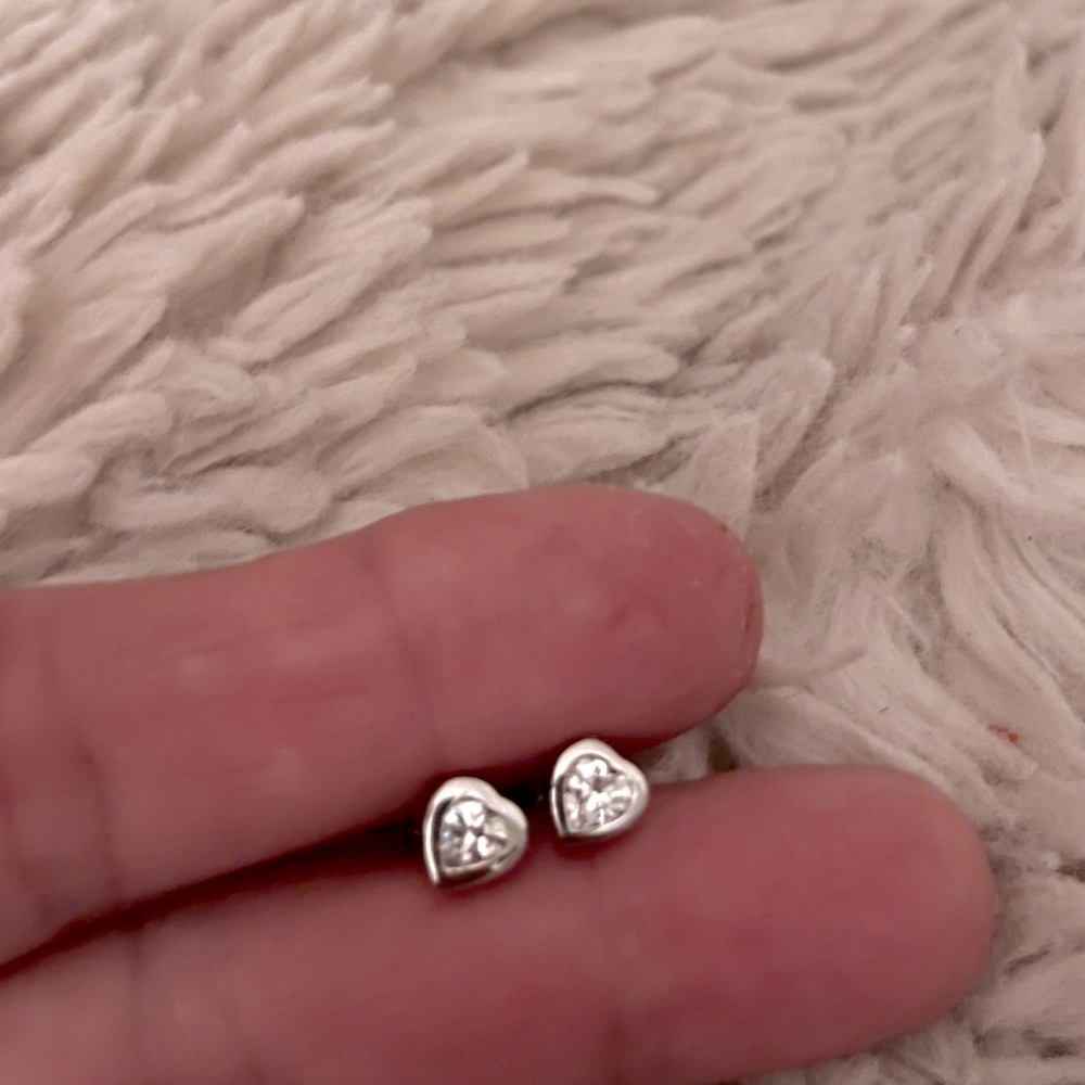 💎NWOT Sterling Silver CZ small heart earrings for child•girl•woman. L@@k + C💎